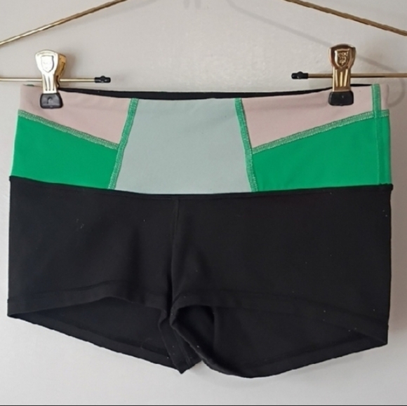 lululemon athletica Pants - Lululemon Boogie Shorts Green and Black Women's Athletic Shorts Size 4